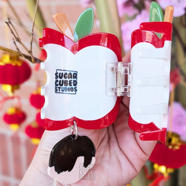 Sunny Apple and Caleb - Dangle Hairclaw